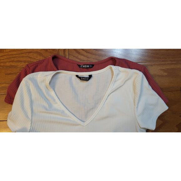 Shein Crop Top Juniors VNeck w/Floral Elastic Hem Size XS (Set of 2) Creme& Rose - Picture 6 of 14